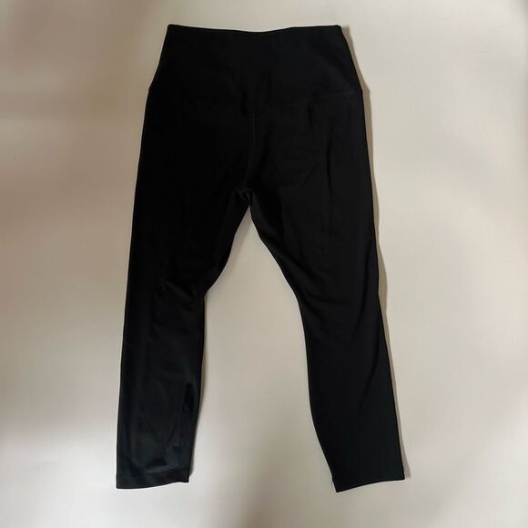 Nike Women's One Dri-FIT Mid Rise Capri Tights - Picture 7 of 9